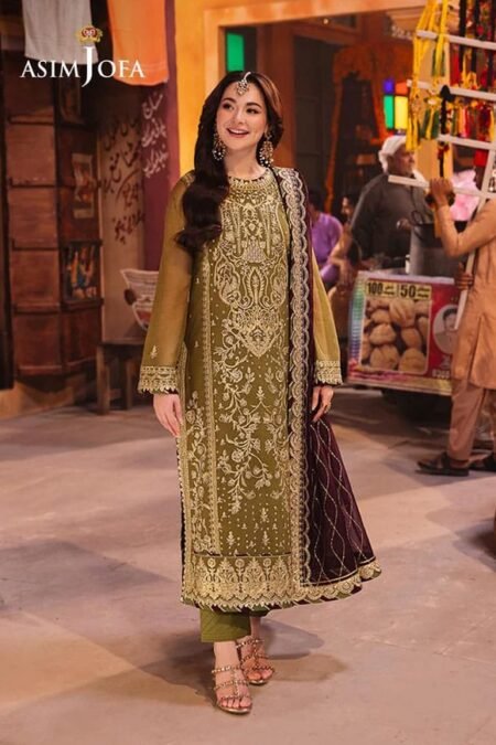Green Color Embroidered Pakistani Suit