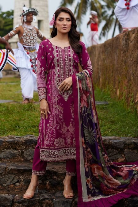 Gulaal Luxury Lawn 2025 - D04