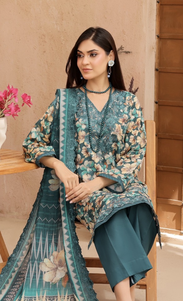 Green Color Embroidered 3 Pcs Lawn Suit - 009
